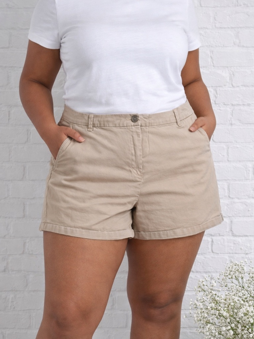 New York & Company Khaki Cuffed Hem Women's Shorts Size 16